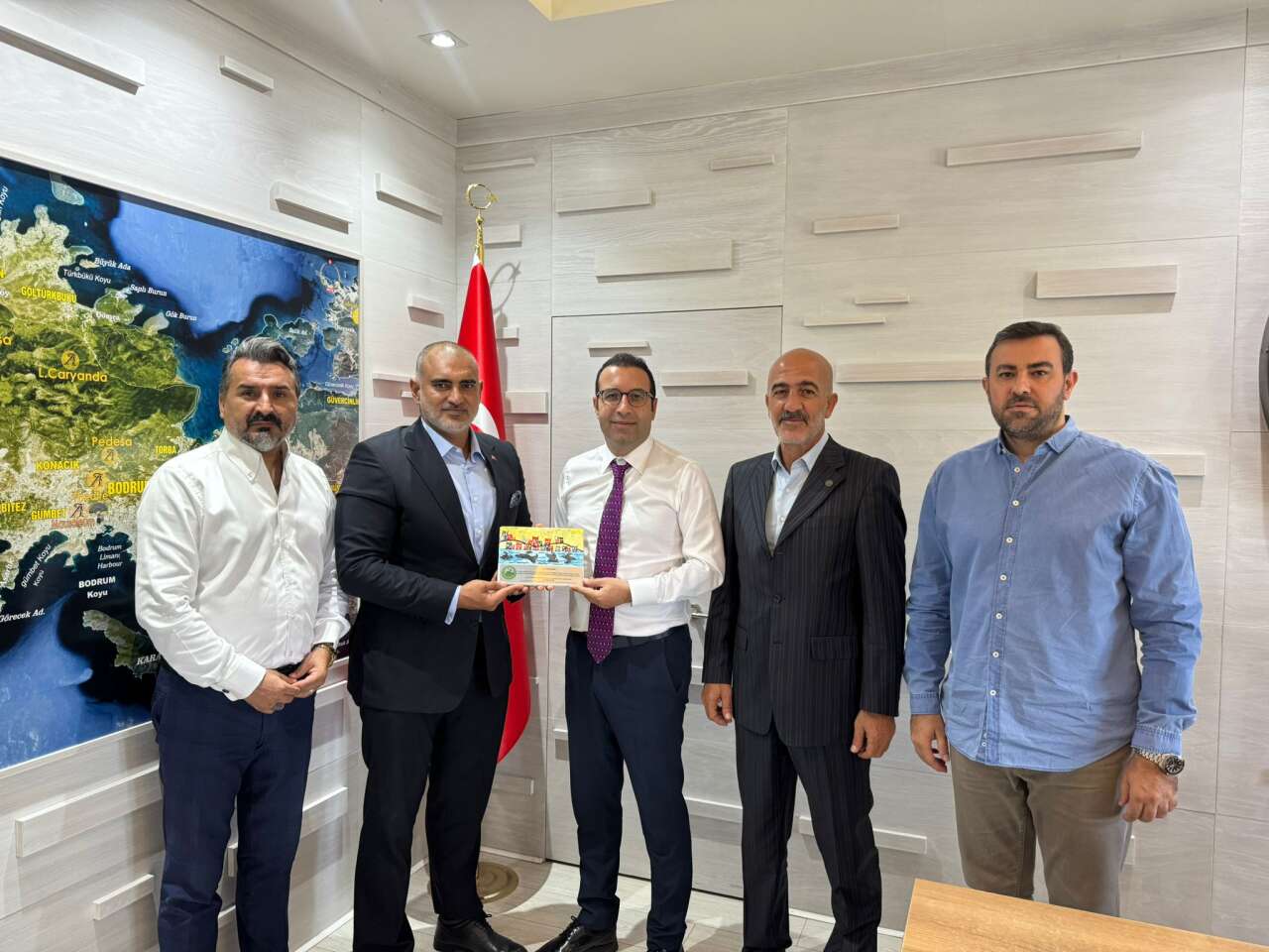 BODRUMKAİDER’den Bodrum Protokolüne Ziyaret: Fahri Hemşehrilik Plaketleri Takdim Edildi 3